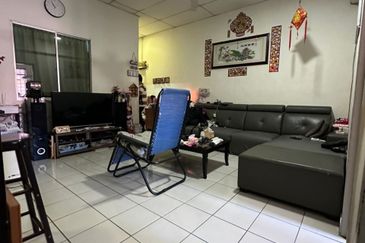 Taman Suria Shop Apartment