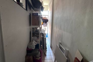 Taman Suria Shop Apartment