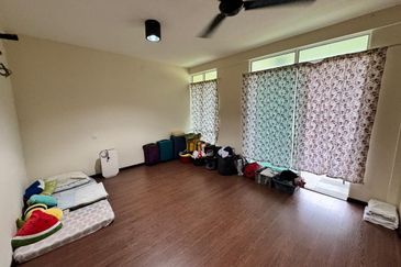 Taman Pertama, Penampang