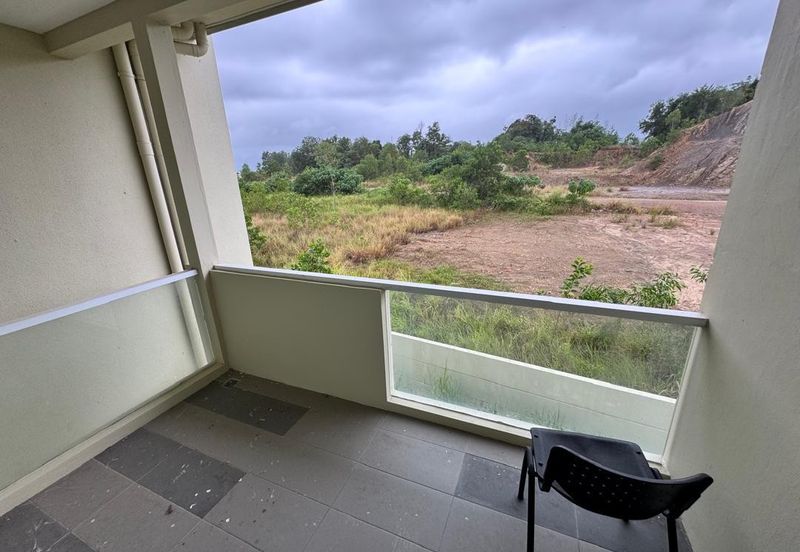 Taman Pertama, Penampang