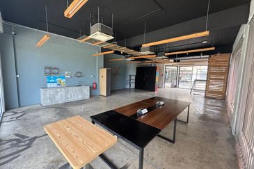 Suria Inanam Commercial Shoplot | Corner Lot for 1st & 2nd Floor | Jalan Tuaran By Pass