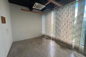 Suria Inanam Commercial Shoplot | Corner Lot for 1st & 2nd Floor | Jalan Tuaran By Pass