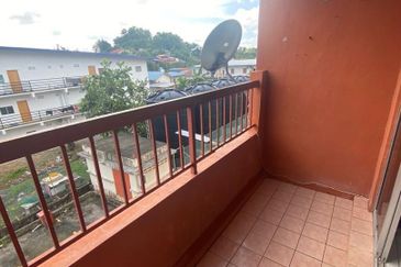 Putri Bahang Apartment