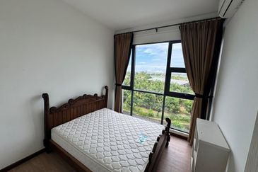 THE RIVERSIDE RESIDENCE