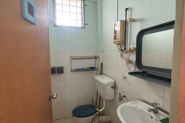 Regency Park Apartment