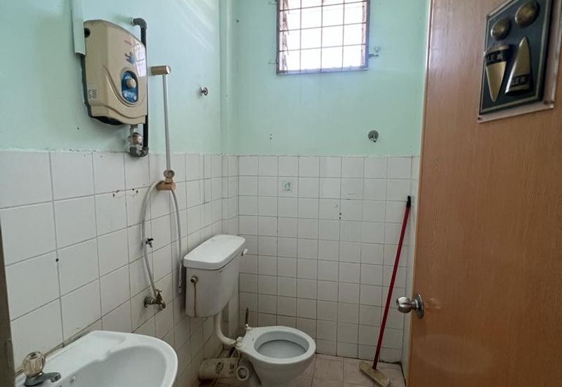 Regency Park Apartment