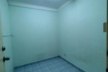 Regency Park Apartment