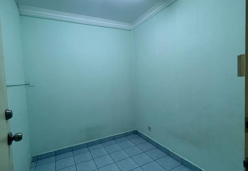 Regency Park Apartment