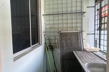 Regency Park Apartment