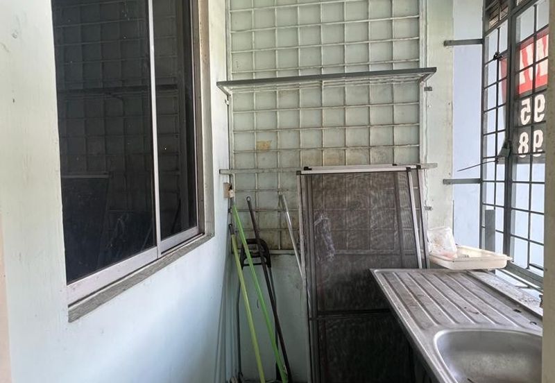 Regency Park Apartment