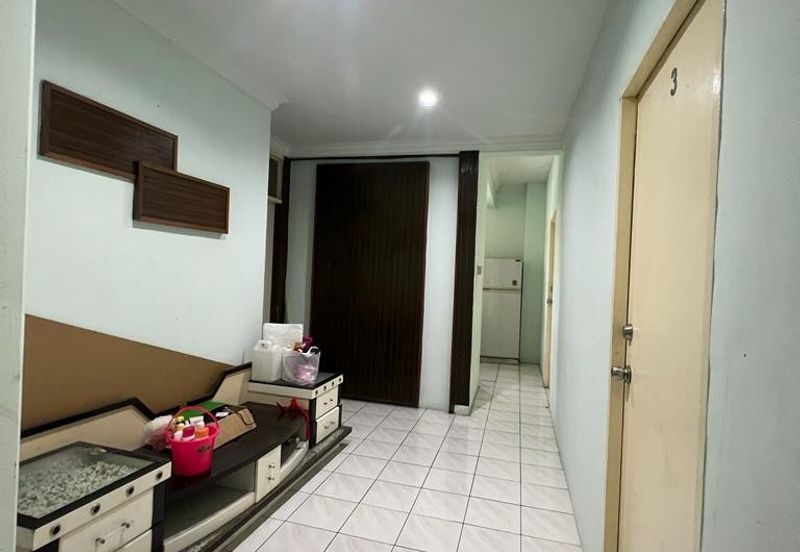 Regency Park Apartment