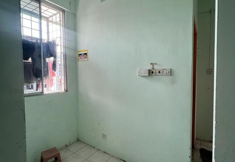 Regency Park Apartment