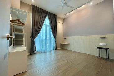 Bay Suites | OC Obtained | Level 10 | 1R+1BR | Facing Likas BayView | Likas Kota Kinabalu