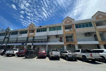 Plaza Grand Millenium | 3-Storey Intermediate Shoplots | Tenanted | Penampang