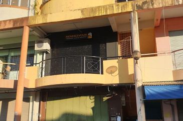 3-Storey Intermediate Shoplot | Donggongon, Penampang 