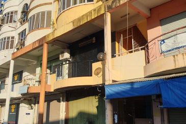 3-Storey Intermediate Shoplot | Donggongon, Penampang 
