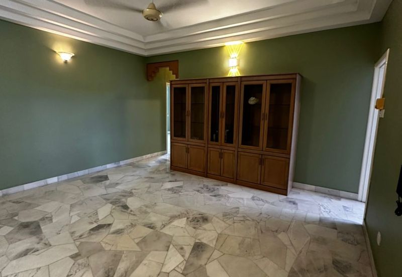 COLONNADE CONDOMINIUM