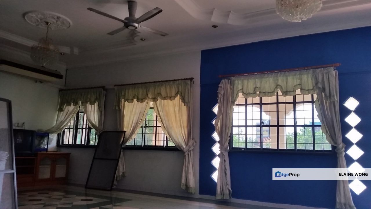 Putatan Single-Storey Bungalow | Bumi-Lot | 🛏️ 5R+ 4 BR | 🚗 Spacious Car Porch /Side Yard | Flood-Free Area | For Sale, Sabah, Pulatan