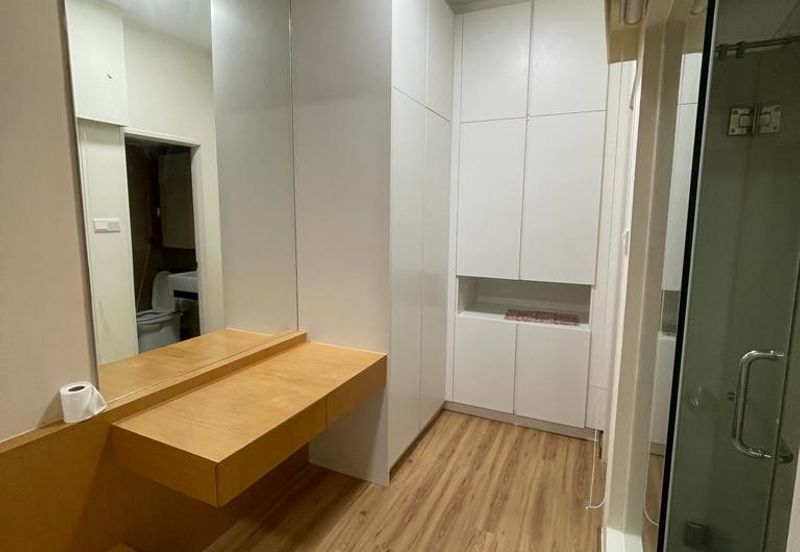 THE PEAK CONDOMINIUM