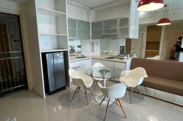 THE PEAK CONDOMINIUM