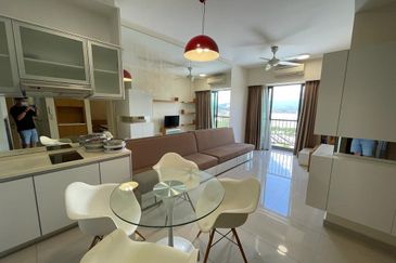 THE PEAK CONDOMINIUM