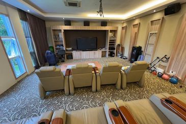 3-Storey Buildings with Lift | Kampung Likas Mansion | Luxurious & Spacious Design | Sale