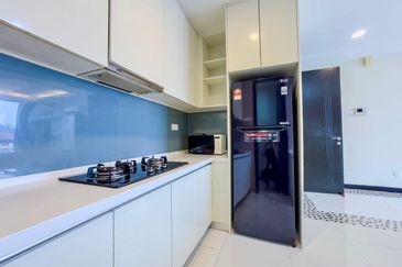 PELAGOS DESIGNER SUITES @ WATERFRONT