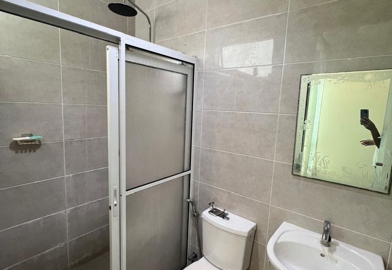 Taman Pertama, Penampang