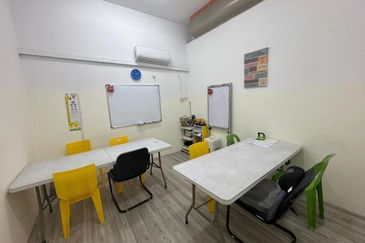 Padimas Point @ 1st Floor | Block E |  Intermediate lot | Penampang 