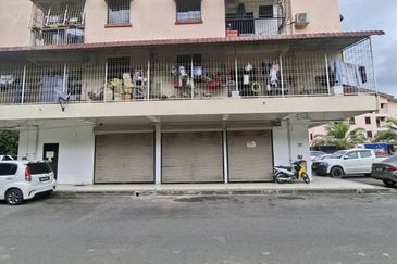 Taman Suria Penampang | Ground Floor 3 Lots | For Rent