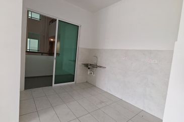 SkyMillion Residence | OC Obtained | Brand New Bare Unit | Middle Level | 930 sq.ft | For Sale 