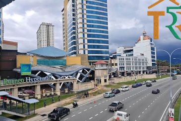 1Borneo HyperMall (One Borneo)