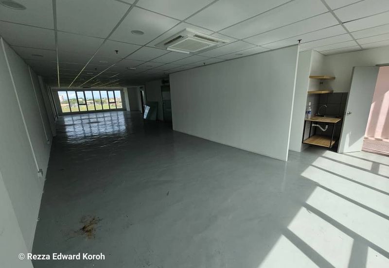 Aeropod Commercial Square