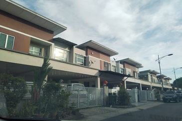 TAMAN BUKIT HIJAU (GREEN HILL PARK)