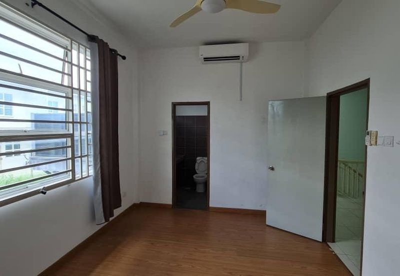 ALAM PUTERI (PRINCESS HEIGHT)