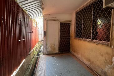 Taman Layang-Layang Luyang | Corner Single Storey Terrace House | Kota Kinabalu