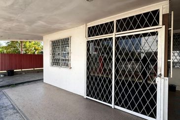 Taman Layang-Layang Luyang | Corner Single Storey Terrace House | Kota Kinabalu