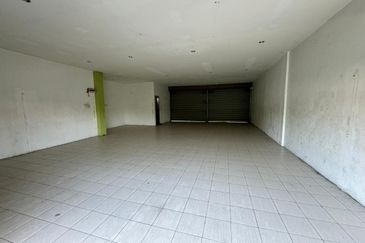 Pusat Commercial Center | 1st Floor Shoplot | For Rent
