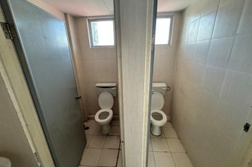 Pusat Commercial Center | 1st Floor Shoplot | For Rent