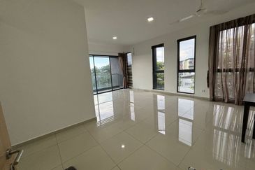 THE RIVERSIDE RESIDENCE