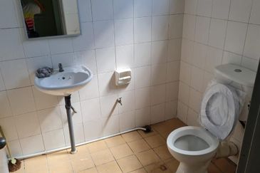 Inanam Taipan | 1st Floor | 1186sqft | Vacant