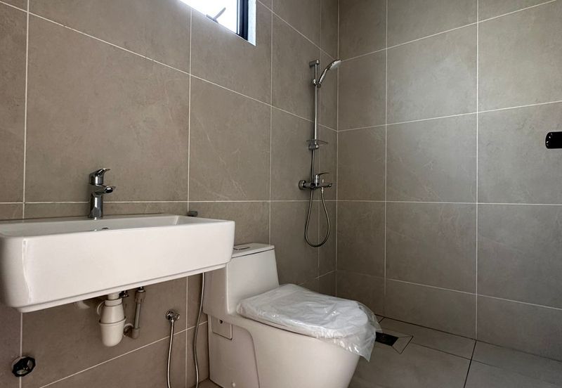 Taman Lifo Kolombog | 3 Storey Semi Detached