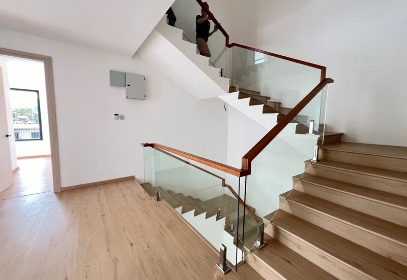 Taman Lifo Kolombog | 3 Storey Semi Detached