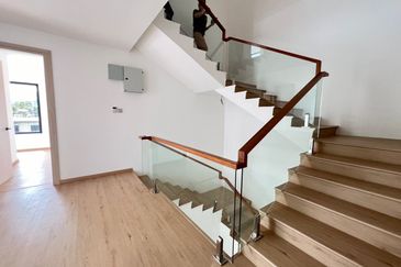 Taman Lifo Kolombog | 3 Storey Semi Detached