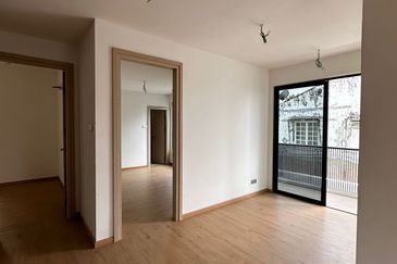 Taman Lifo Kolombog | 3 Storey Semi Detached