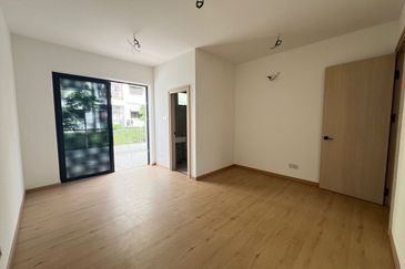 Taman Lifo Kolombog | 3 Storey Semi Detached