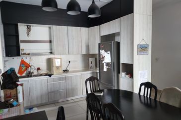 THE PALM CONDOMINIUM