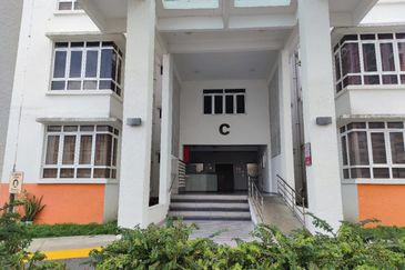 THE PALM CONDOMINIUM