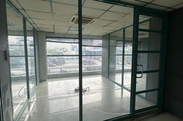 Kolombong Warehouse | 3 Storey | 9000sqft | For Rent