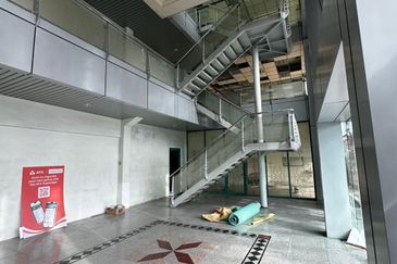 Kolombong Warehouse | 3 Storey | 9000sqft | For Rent